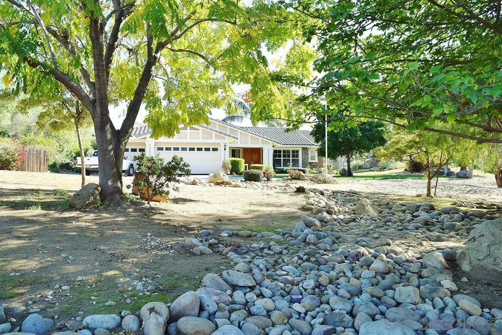 Property Photo:  2850 Willow Oak Dr  CA 92065 