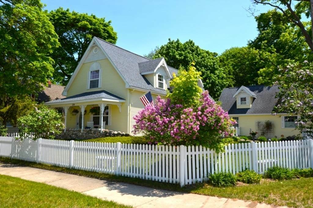 Property Photo:  239 W Cedar  MI 49712-0000 