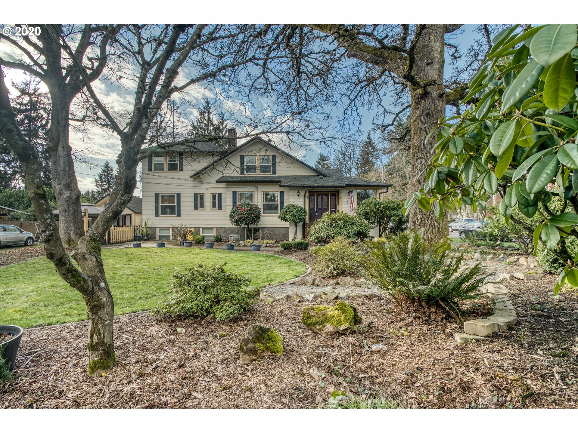 Property Photo: 515 E 28th St WA 98663