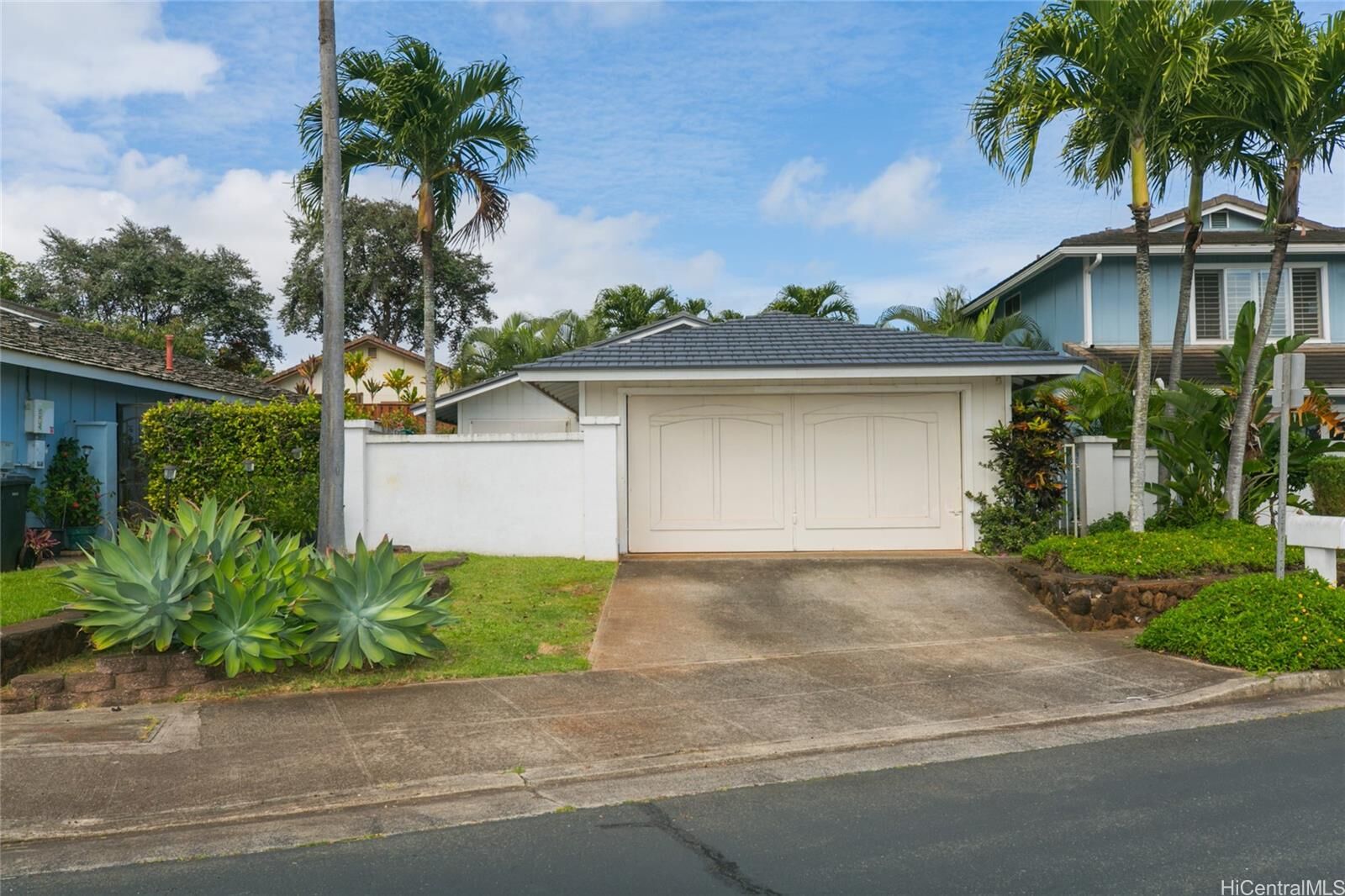 Property Photo:  94-1469 Kahuli Street  HI 96797 