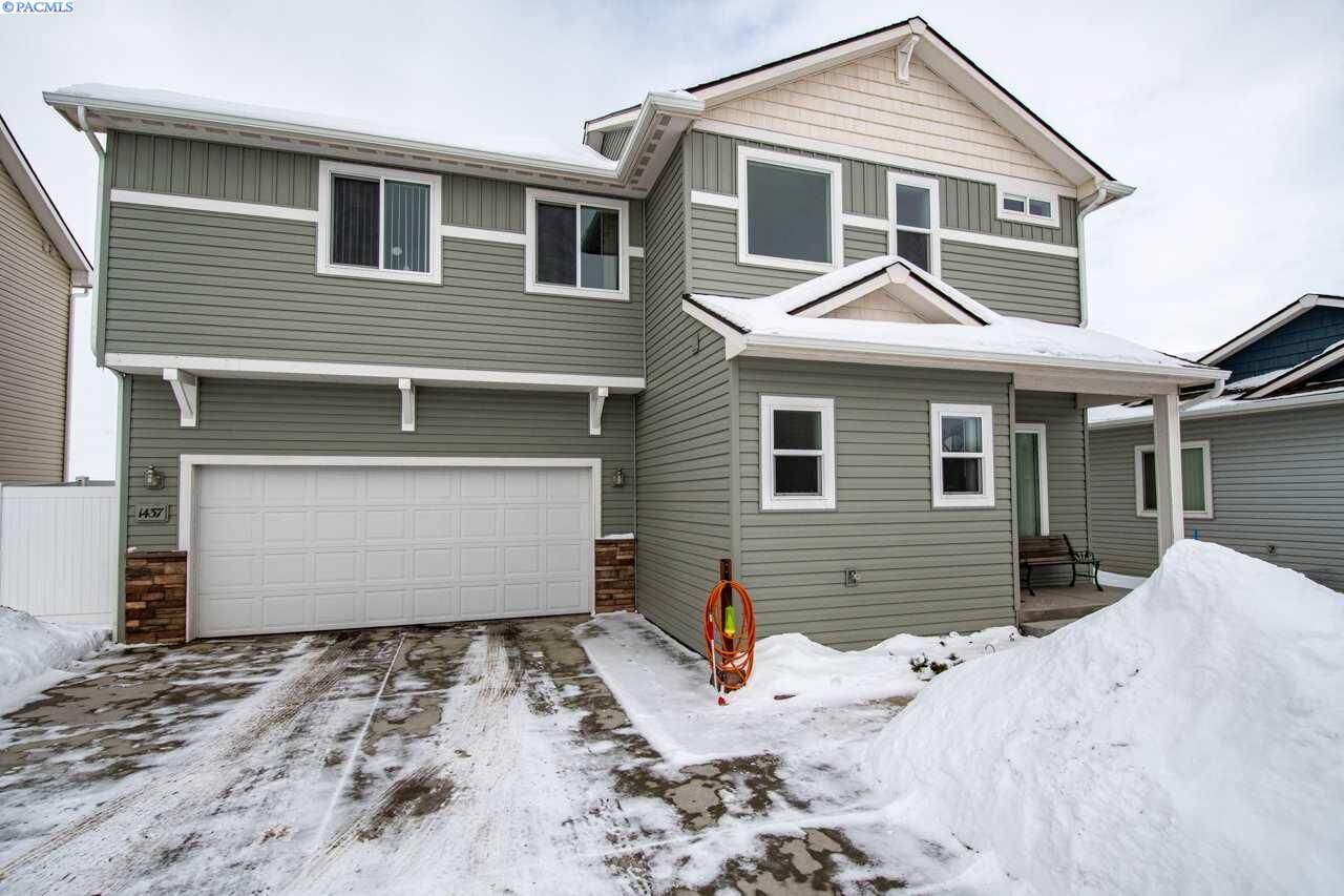 Property Photo: 1437 SW Junegrass Lane WA 99163