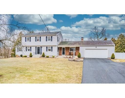 Property Photo: 27 Brentwood Dr MA 01095