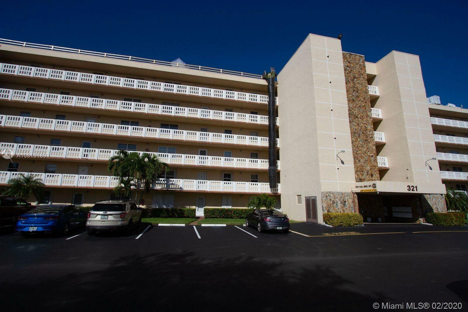 Property Photo: 321 SE 3 505 FL 33004