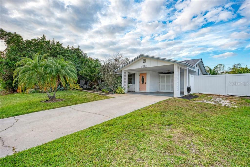 Property Photo:  511 Altair Road  FL 34293 