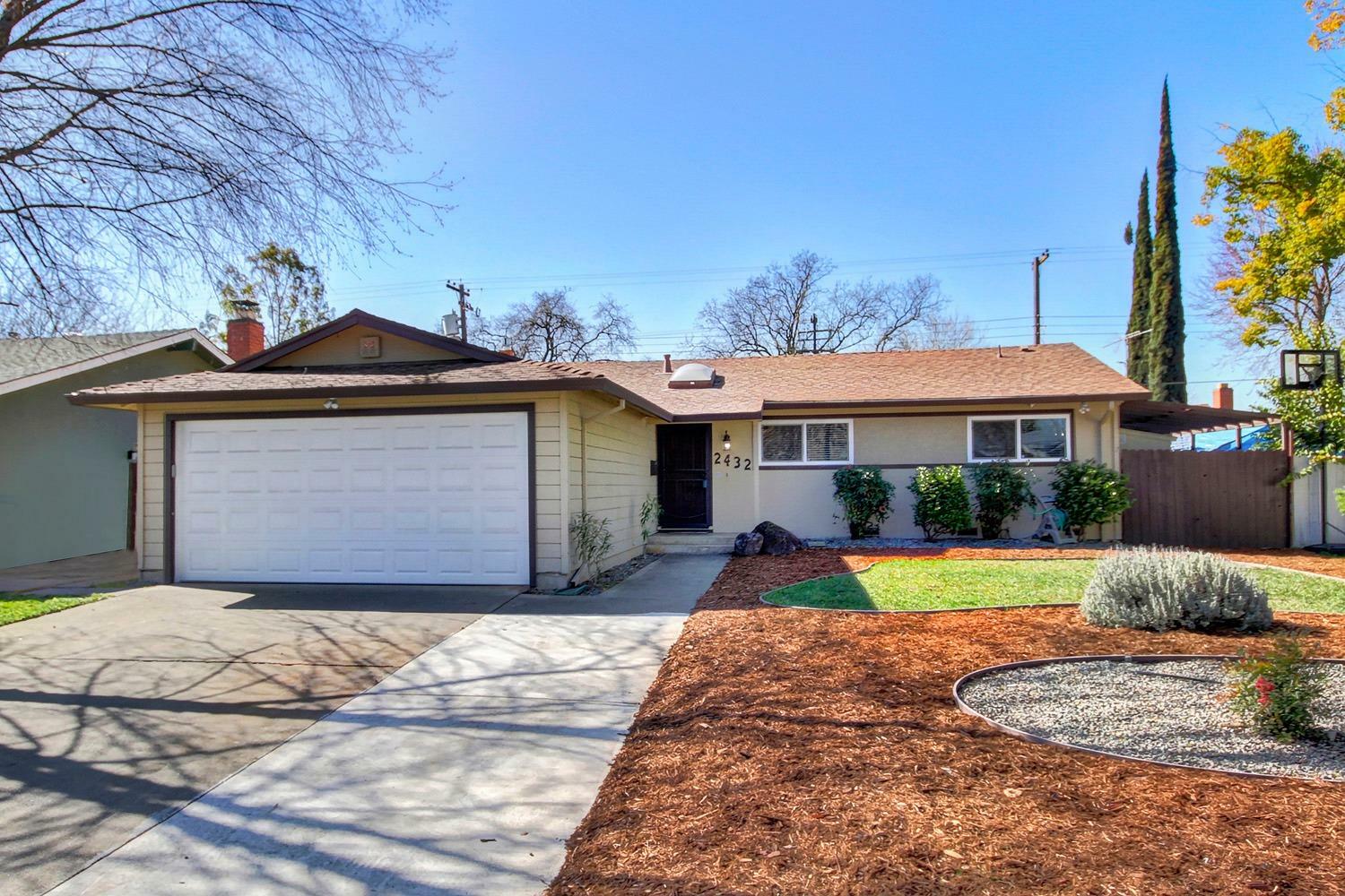 Property Photo:  2432 Glenfaire Drive  CA 95670 