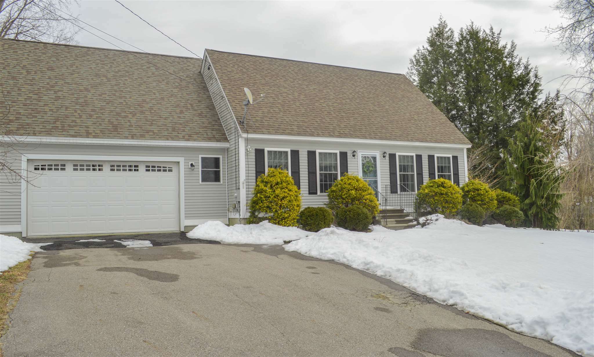 Property Photo:  68 Hilltop Drive  NH 03431 