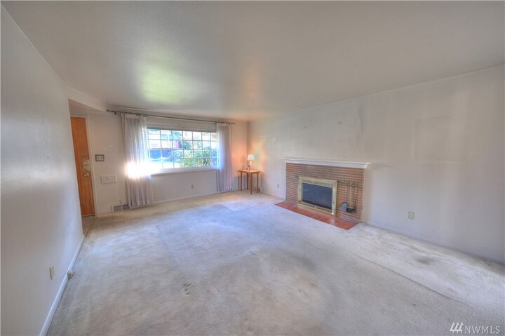 Property Photo: 7019 43rd Avenue NE WA 98115