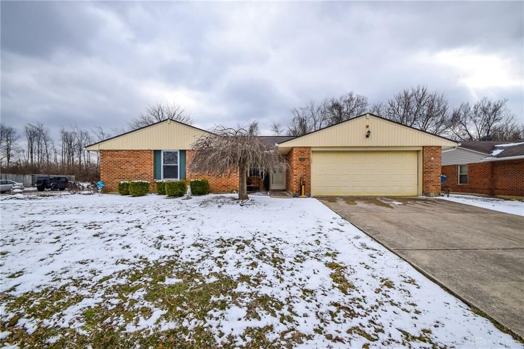Property Photo: 5820 Charlesgate Road OH 45424