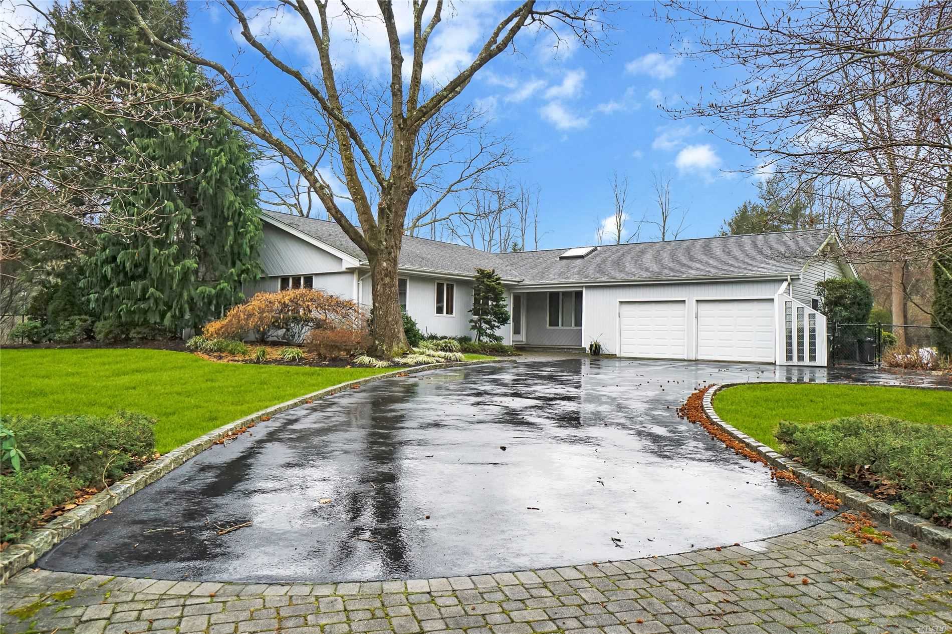 Property Photo:  2 Sleepy Hollow Lane  NY 11746 