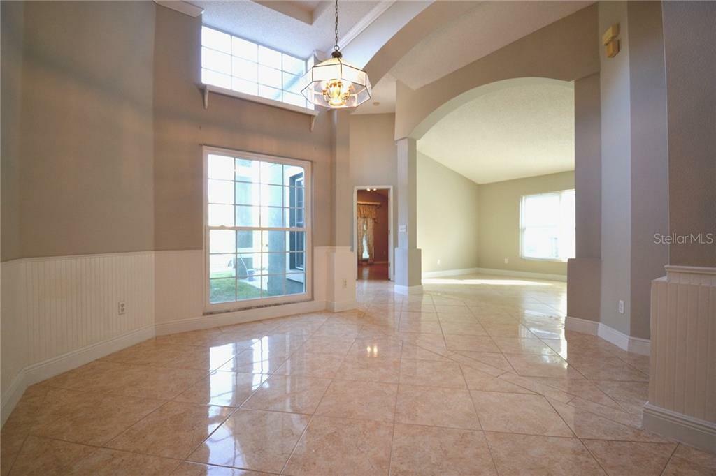 Property Photo:  884 Oak Chase Drive  FL 32828 