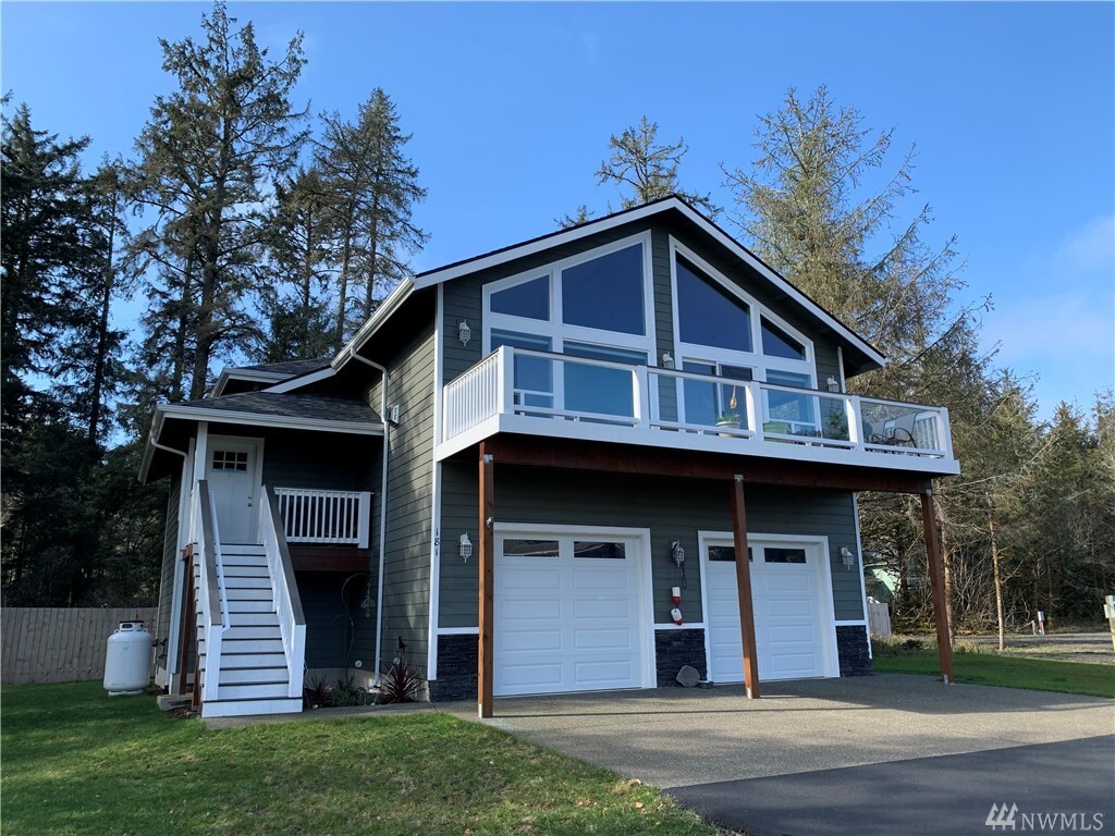 Property Photo: 181 Sunrise Avenue SE WA 98569