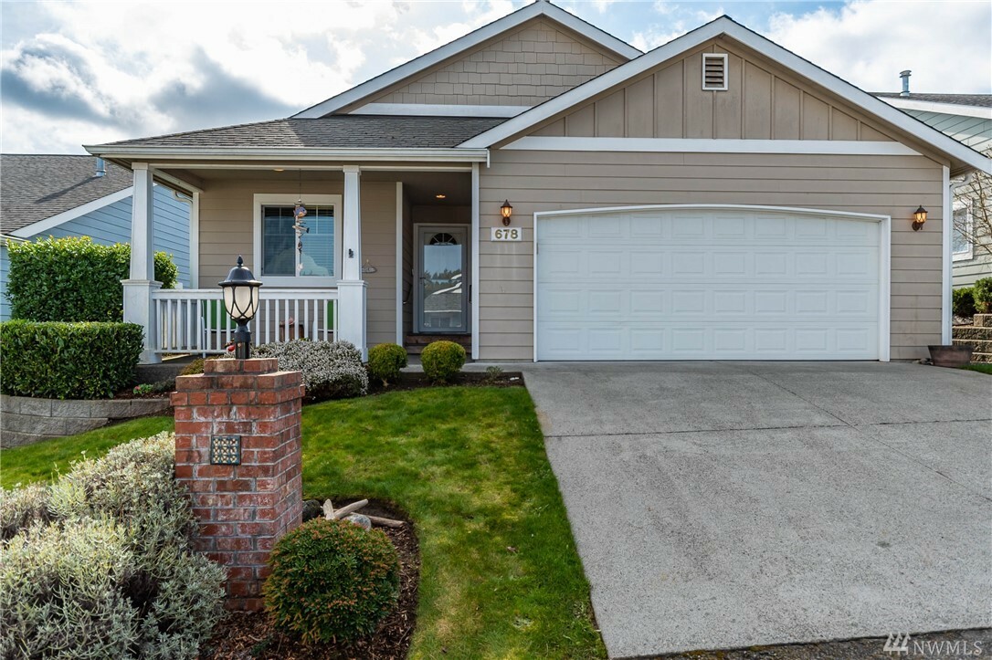 Property Photo:  678 NW 12th Lp  WA 98277 