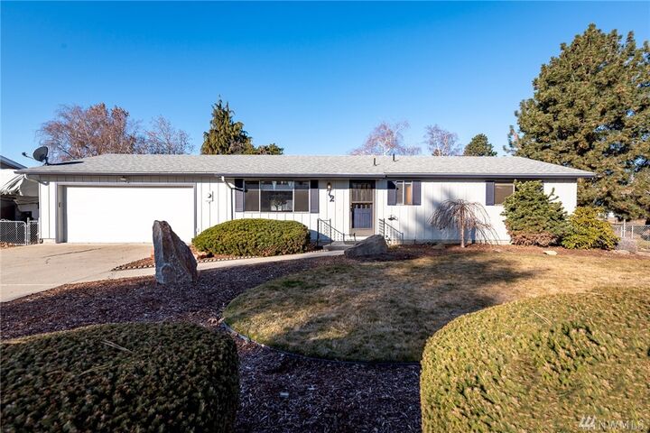 Property Photo:  72  Green Place  WA 98802 