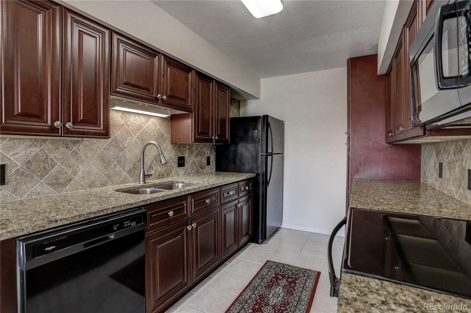 Property Photo: 7395 E Eastman Avenue L305 CO 80231