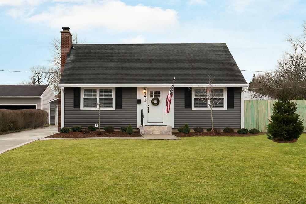 Property Photo:  2217 Shrewsbury Road  OH 43221 