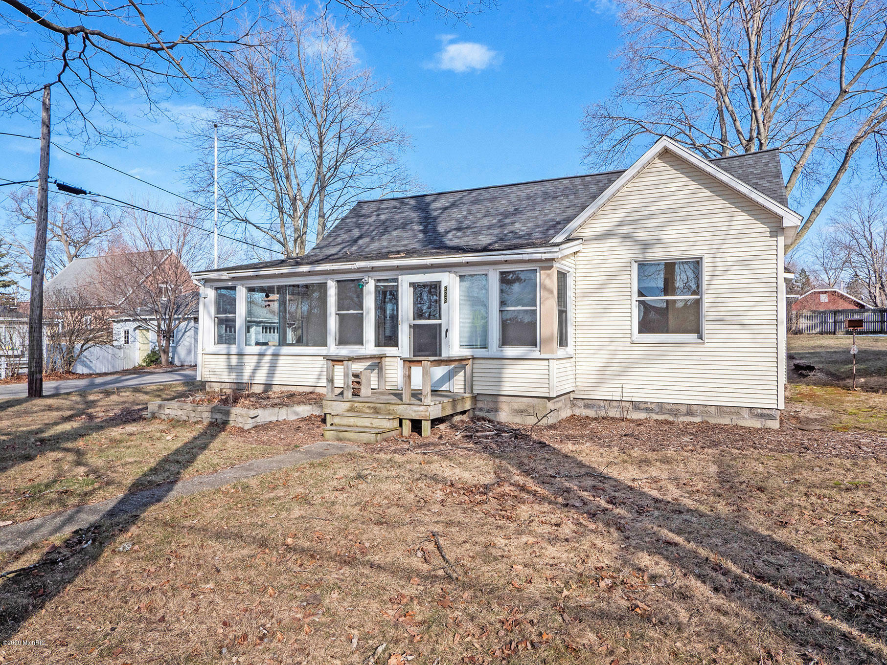 Property Photo:  322 N Lake Avenue  MI 49456 