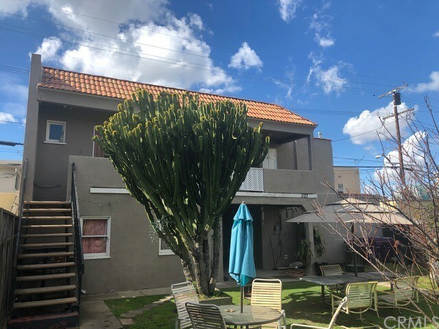 Property Photo: 1121 Pacific Avenue CA 90813