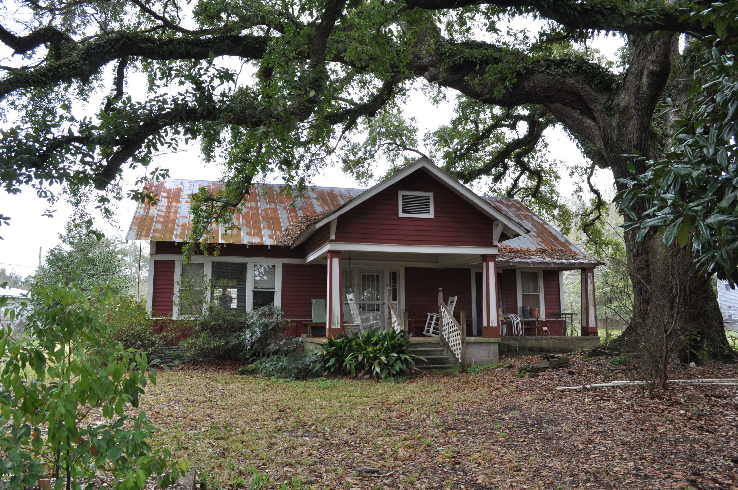 Property Photo:  1040 35th Street  MS 39501 