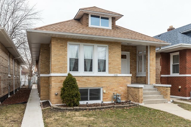 Property Photo:  1438 Gunderson Avenue  IL 60402 