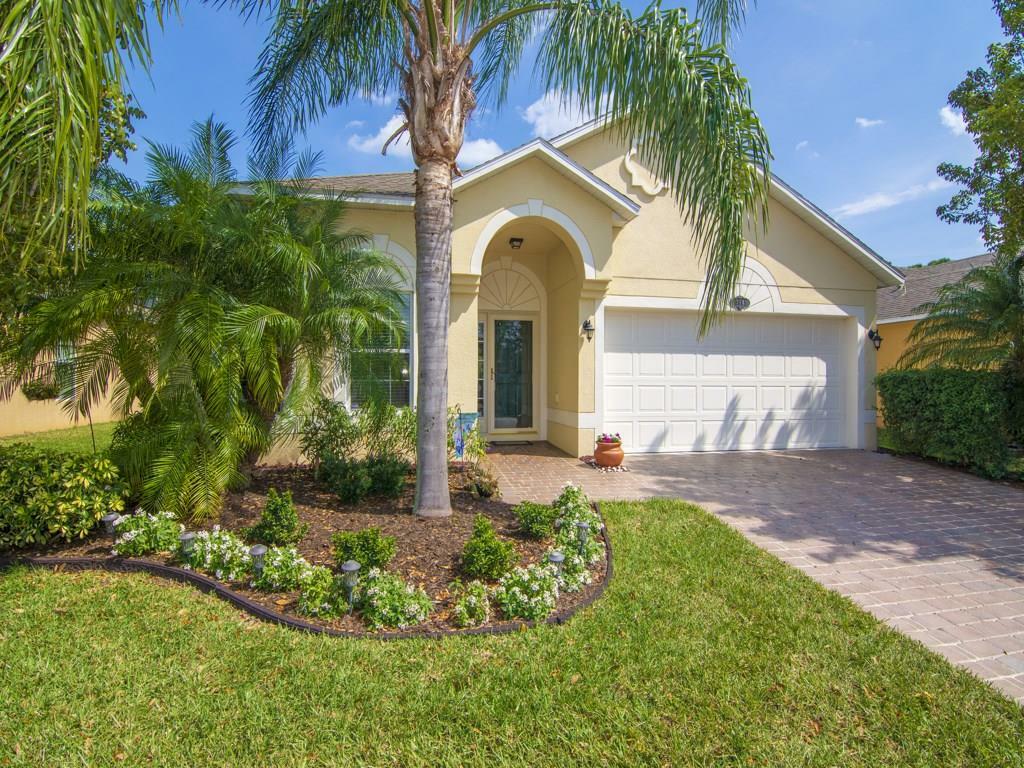 374 Lexington Avenue  Vero Beach FL 32962 photo