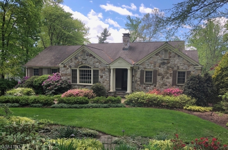 Property Photo: 967 Lawrence Ave NJ 07090