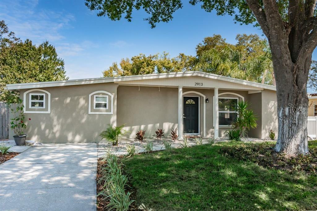 Property Photo:  2913 W Winthrop Road  FL 33611 