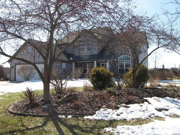 Property Photo: N72w22553 Edgewood Ln WI 53089