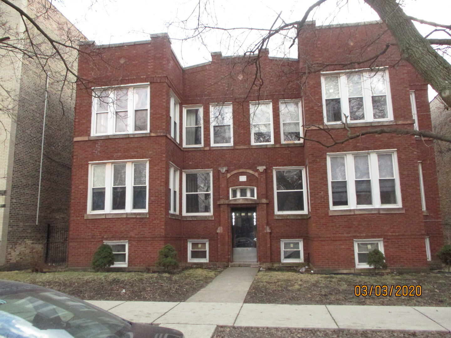 Property Photo:  4951 West Belle Plaine Avenue  IL 60641 