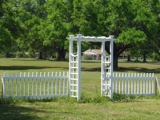 Property Photo: 7355 Owensville Rd FL 32583