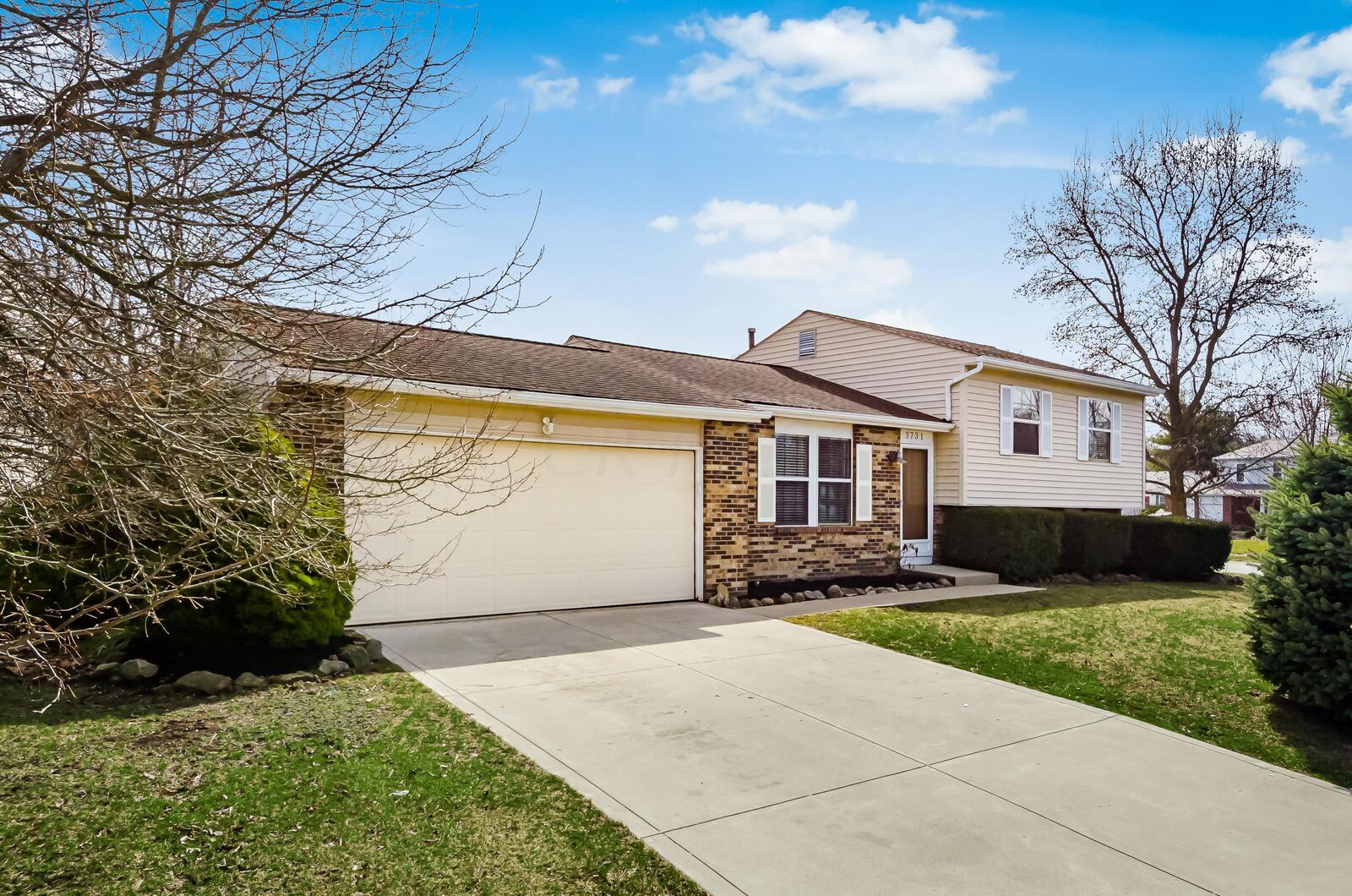 Property Photo: 3731 Hunting Lane OH 43230