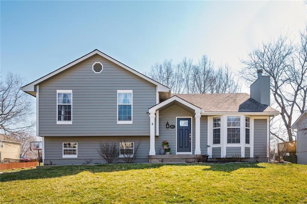 Property Photo:  1125 NE Hendrix Drive  MO 64063 