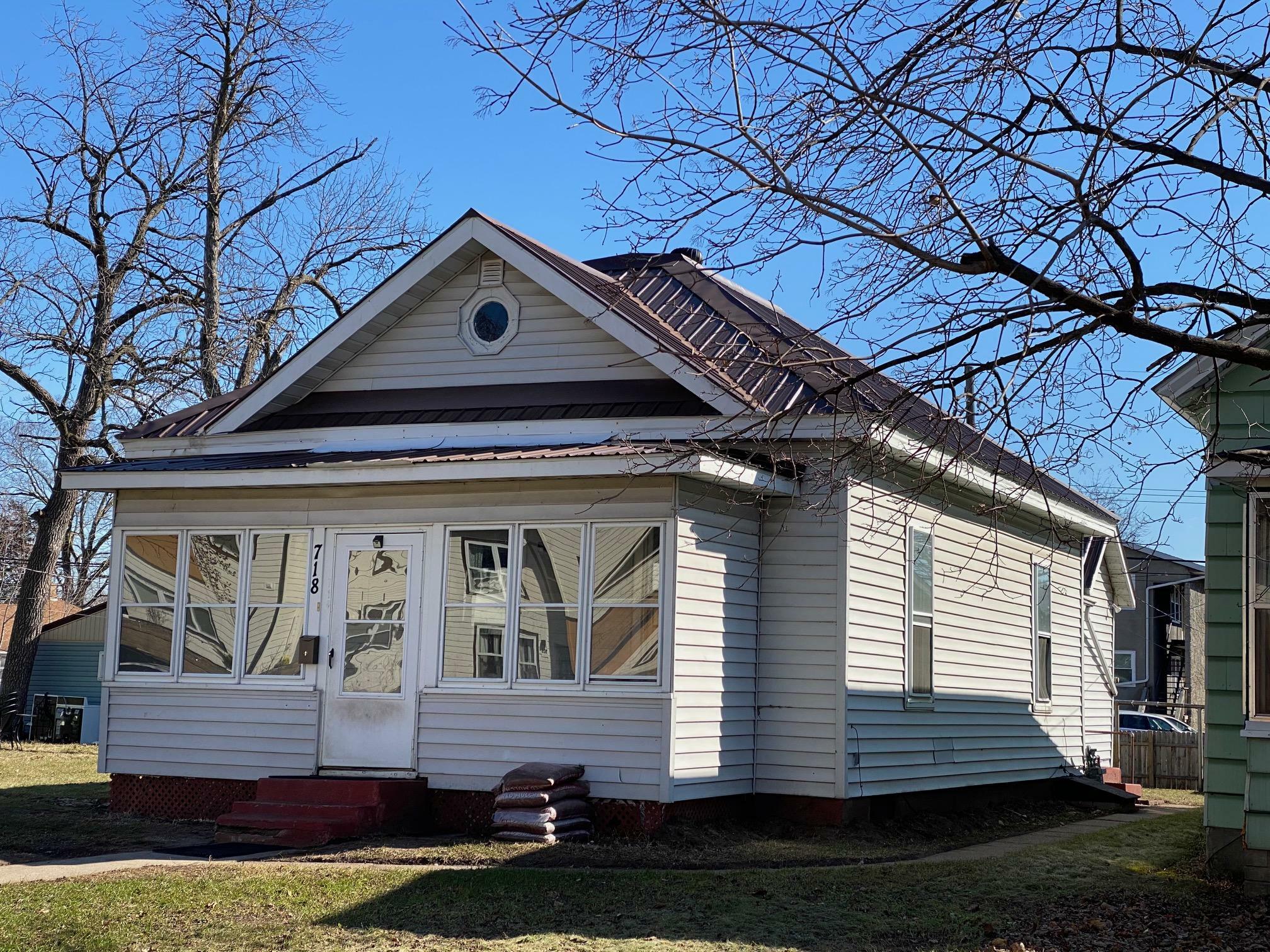 Property Photo:  718 Kane St  WI 54603 