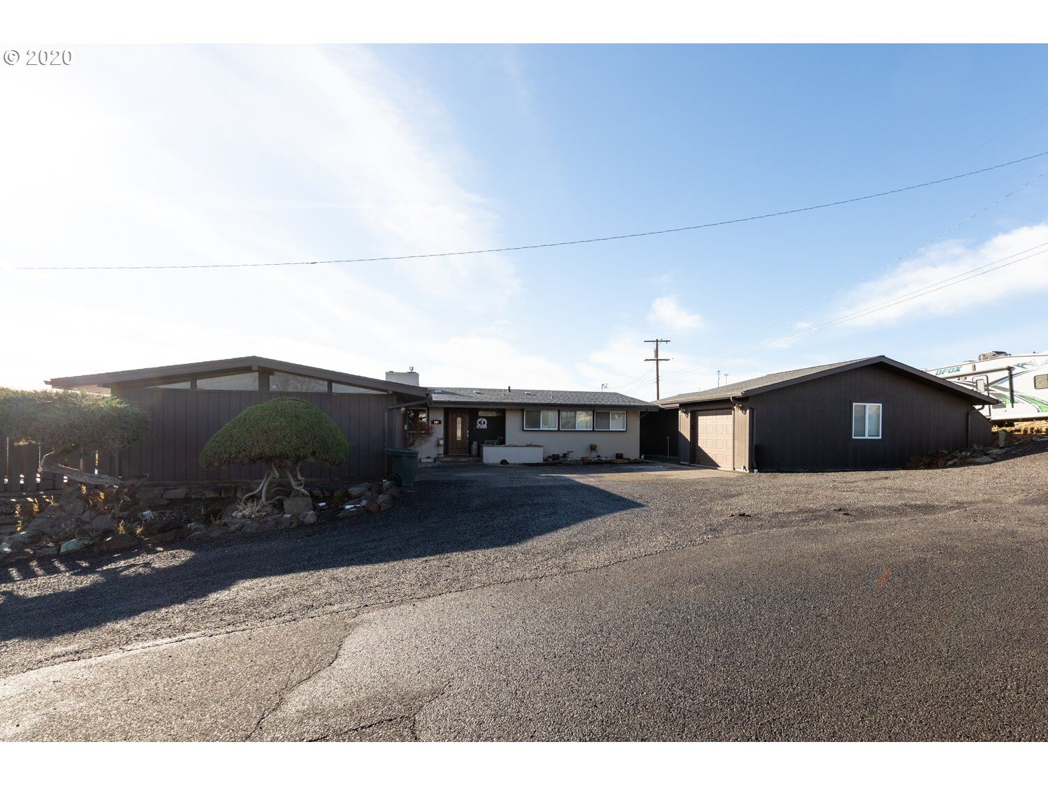 Property Photo:  389 NW Elder St  OR 97868 