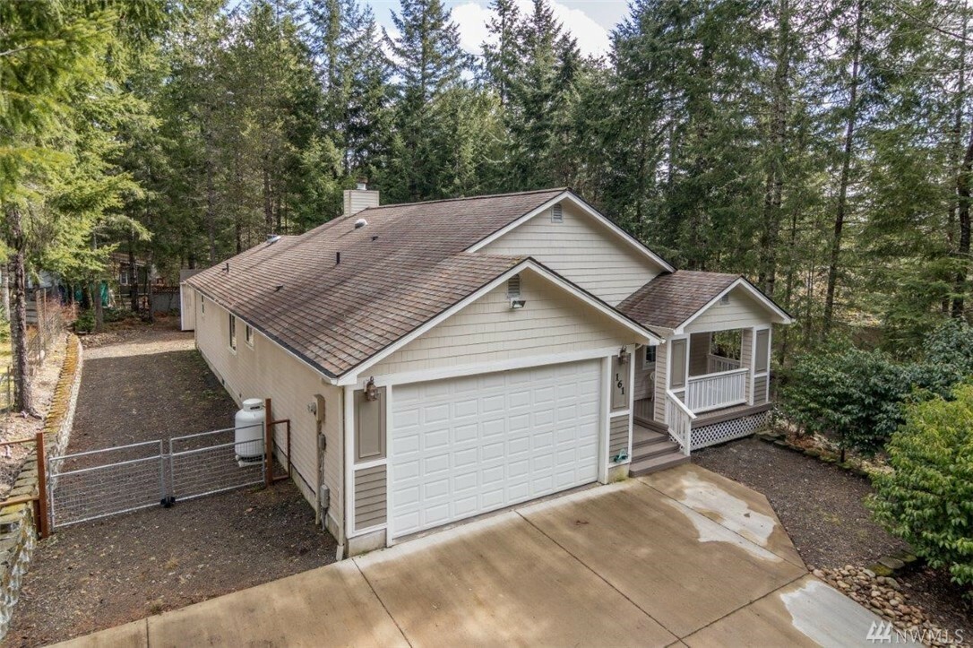 Property Photo:  161 N Hamma Hamma Dr E  WA 98548 