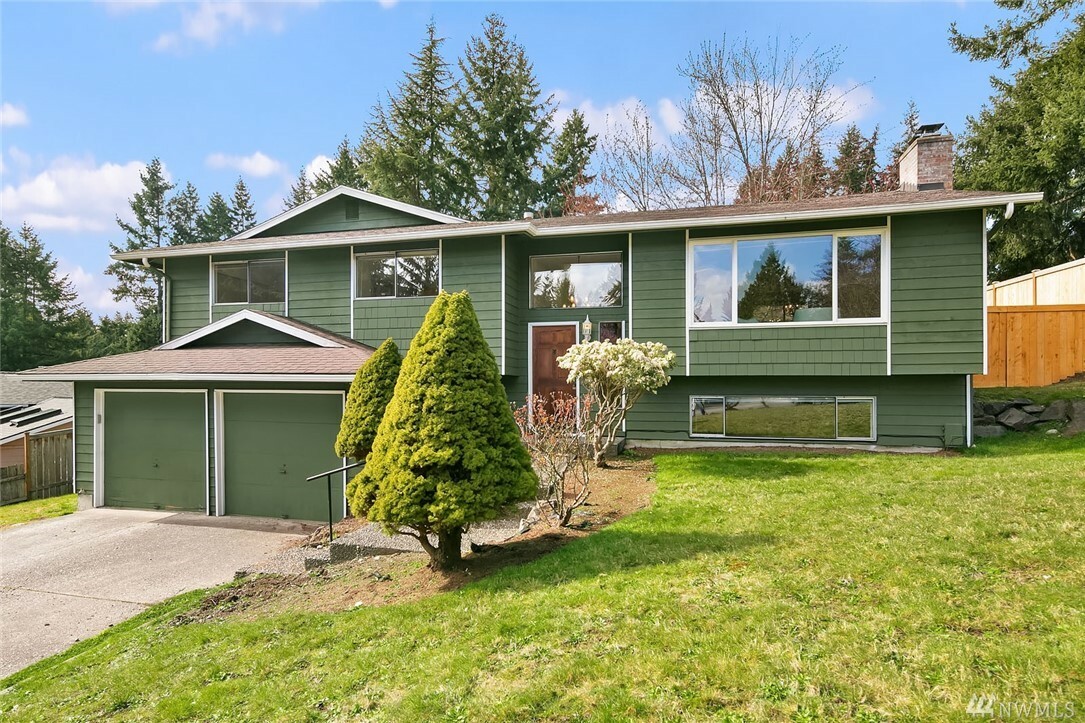 Property Photo:  21900 Meridian Ave S  WA 98021 