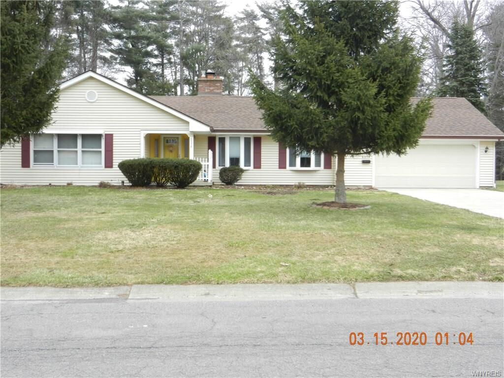 Property Photo:  5379 Oakridge Drive  NY 14075