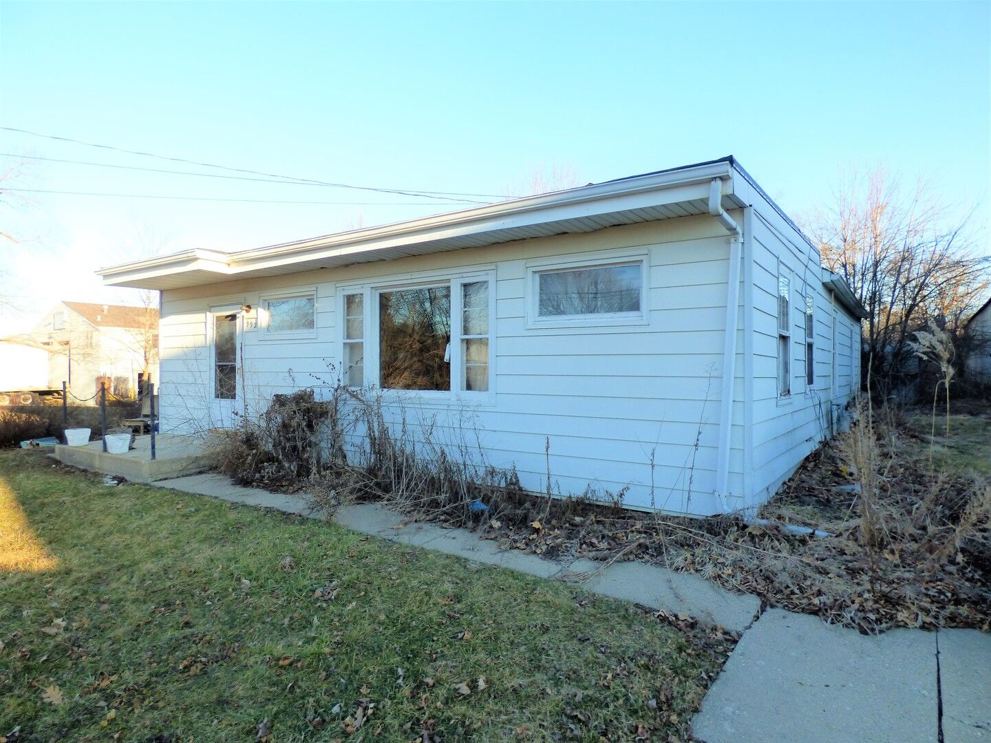 Property Photo:  992 Bluff City Boulevard  IL 60123 