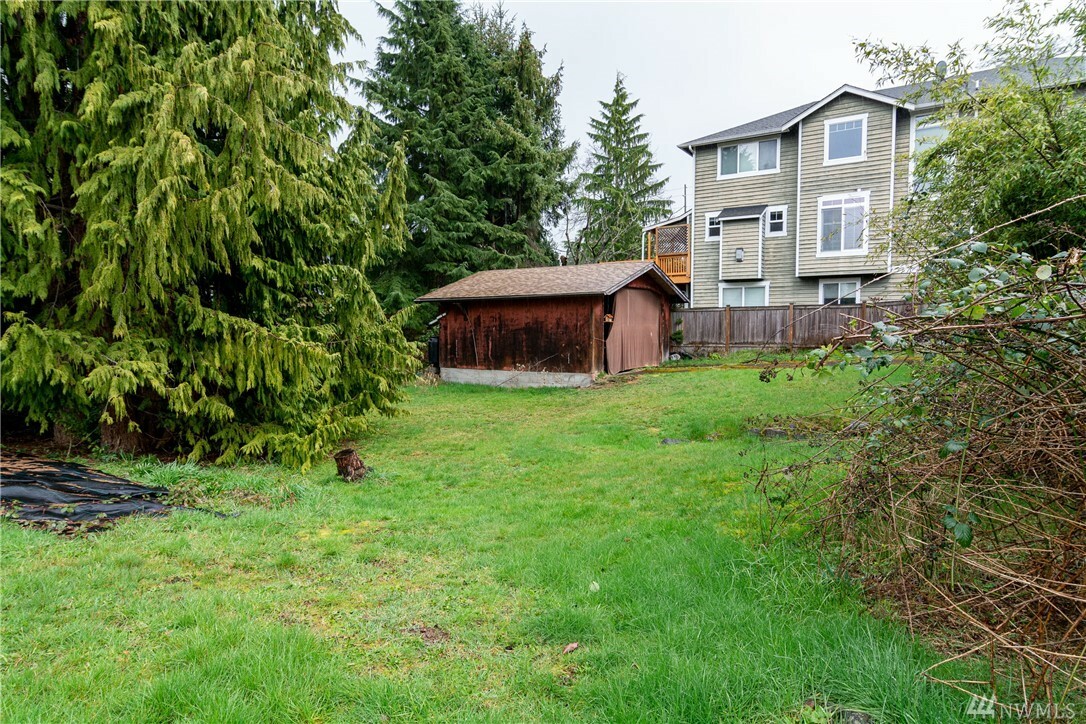 Property Photo:  330 NE 91st St  WA 98115 