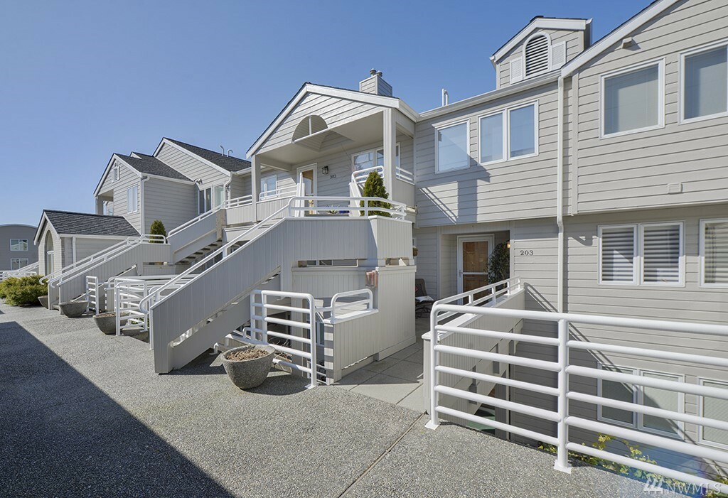 Property Photo:  480 S State St 203  WA 98225 