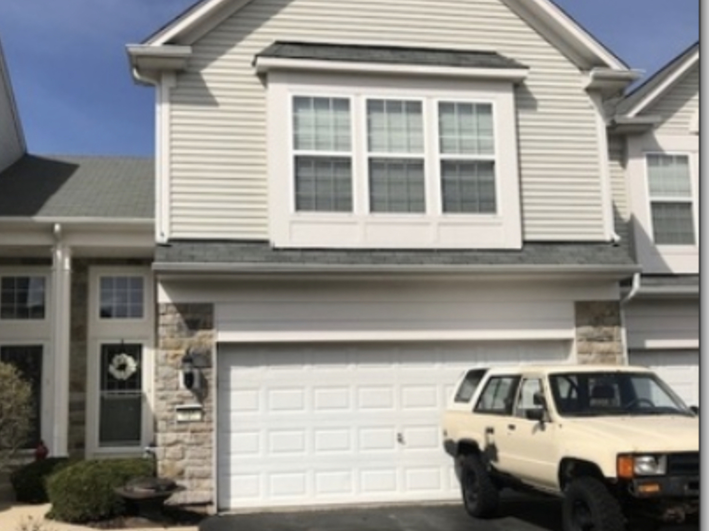 Property Photo: 405 Valentine Way 405 IL 60543