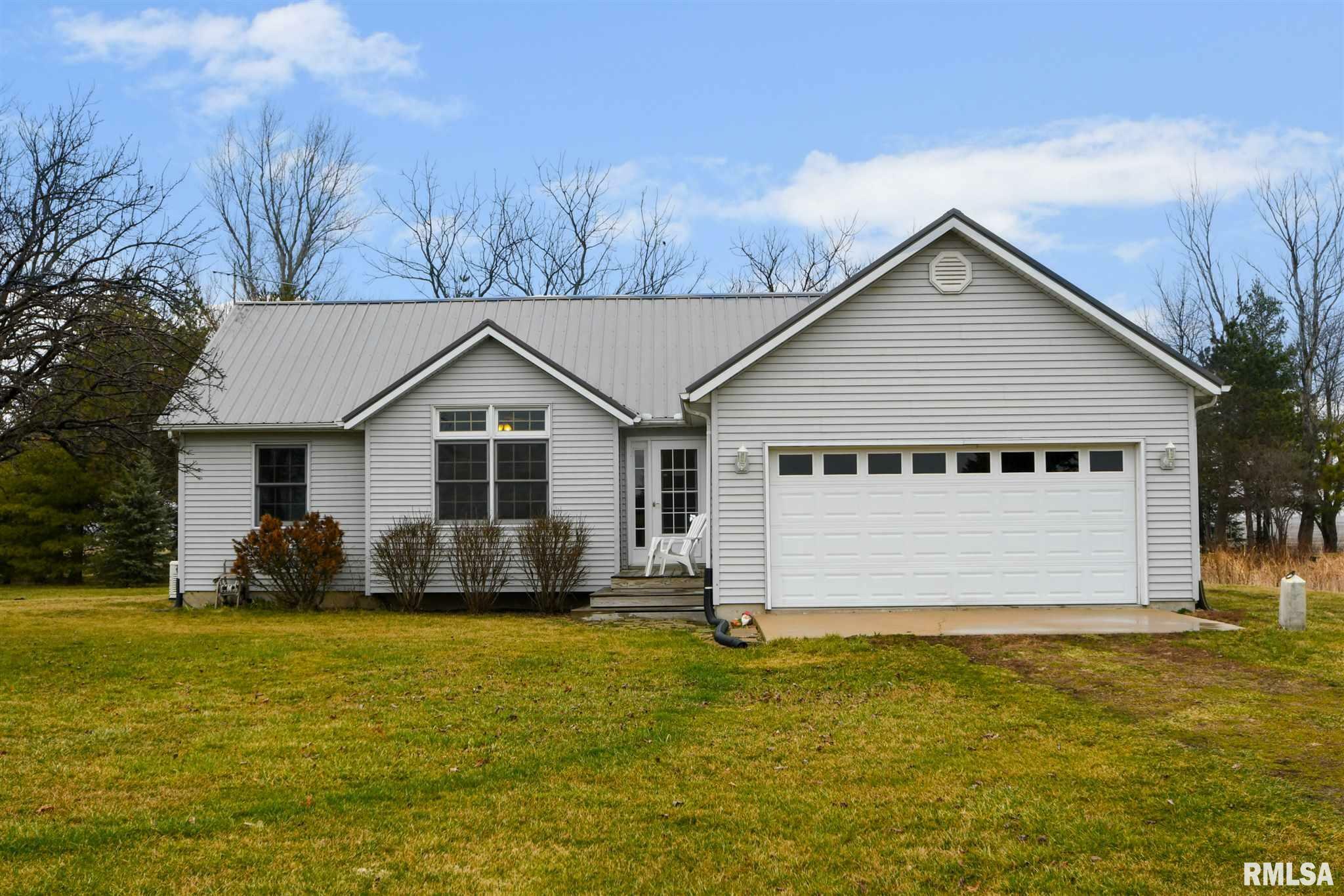 Property Photo:  1578 County Road 600 N  IL 61540 