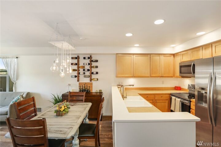 Property Photo: 654 5th Avenue S 101 WA 98020