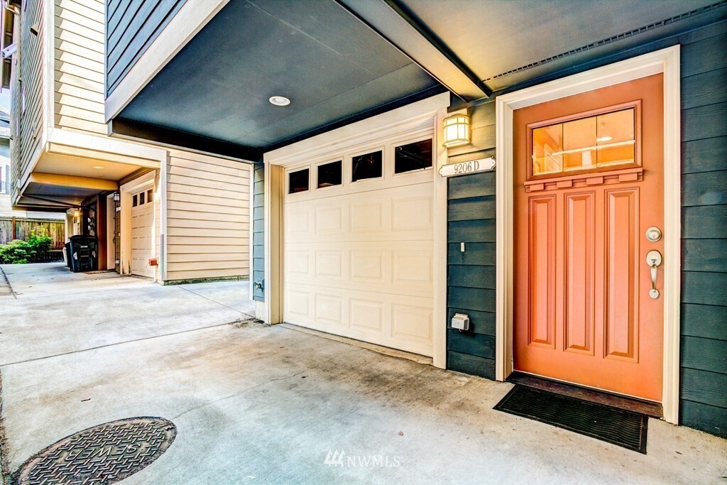 Property Photo: 9206 Interlake Avenue N D WA 98103