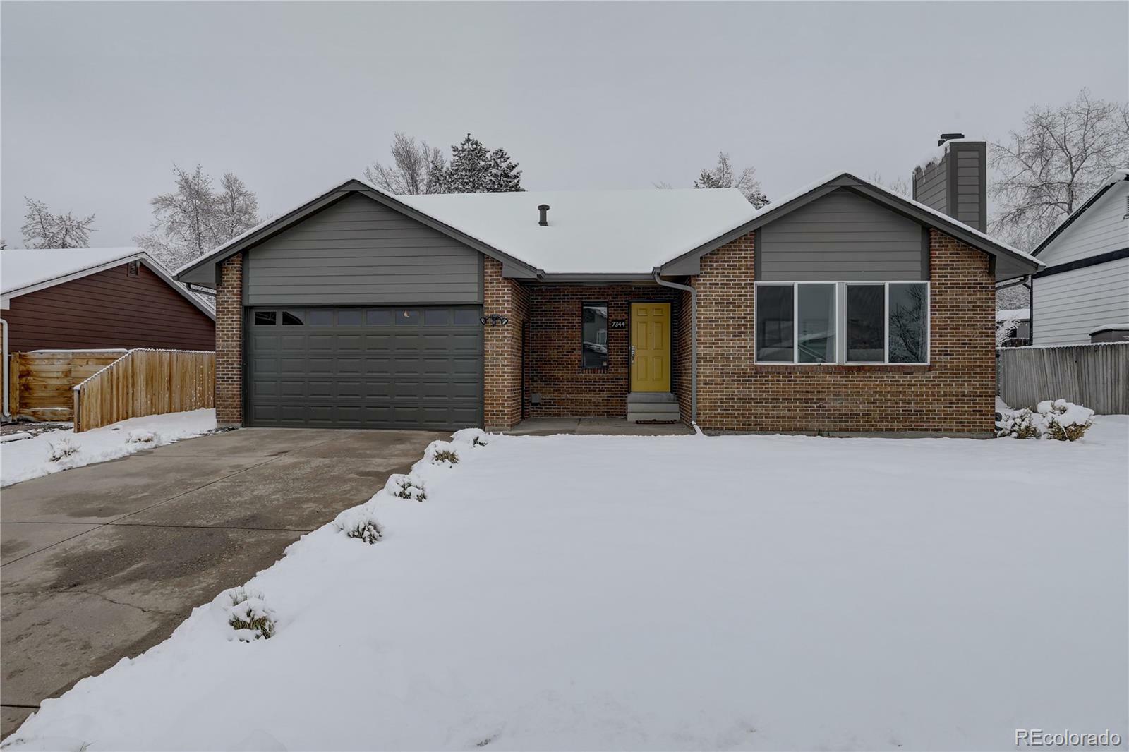 Property Photo: 7344 S Houstoun Waring Circle CO 80120
