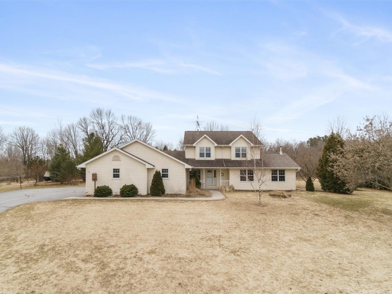Property Photo: 20811 River Hills Way WI 53042