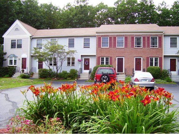 Property Photo: 724 Fox Hollow Way 724 NH 03104