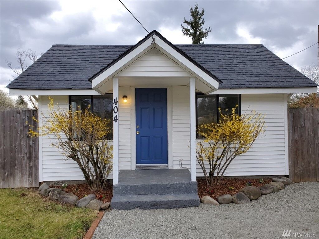 Property Photo: 404 Washington St SW WA 98597