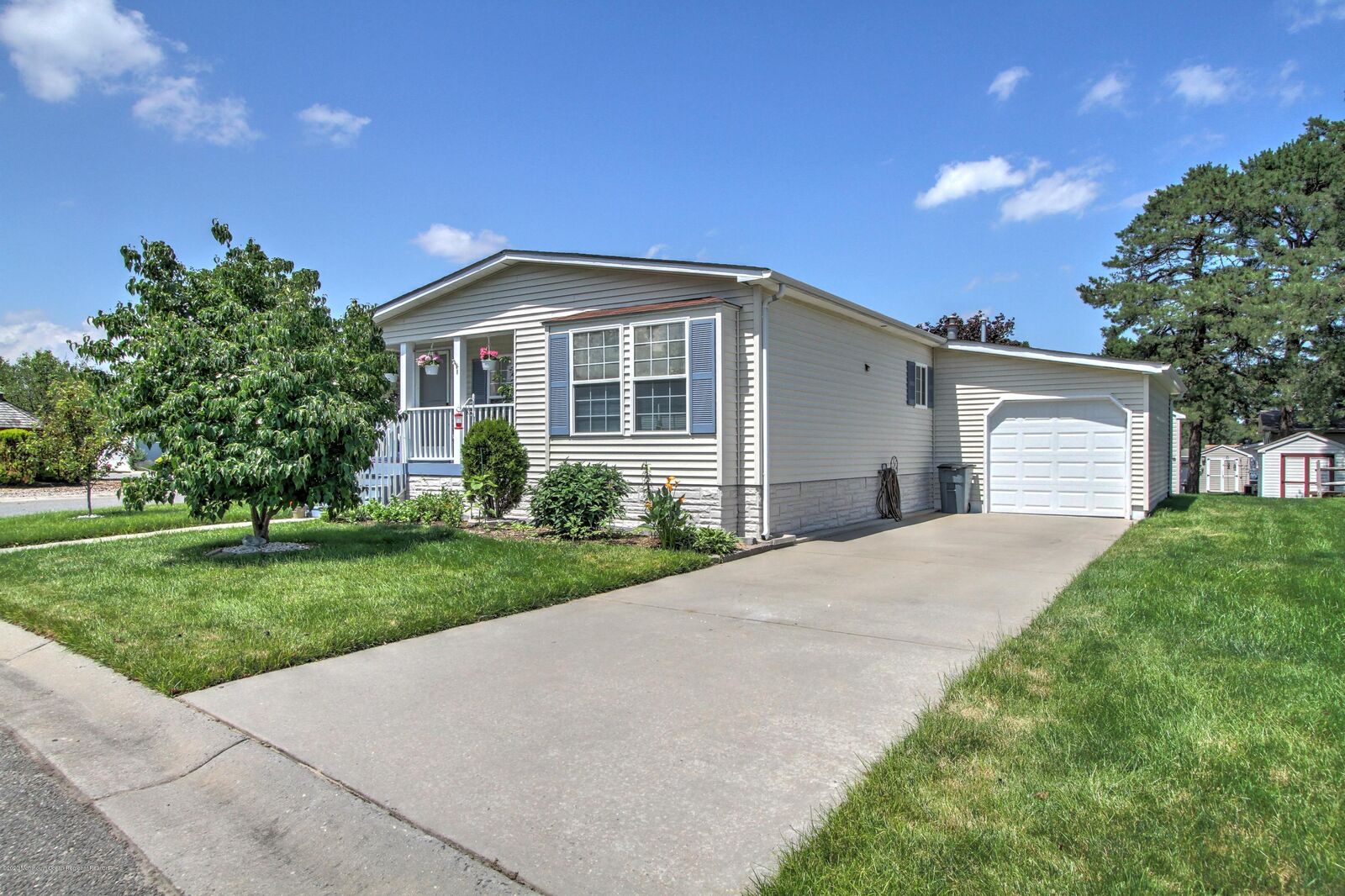 Property Photo: 914 Oak Ridge Terrace NJ 08759