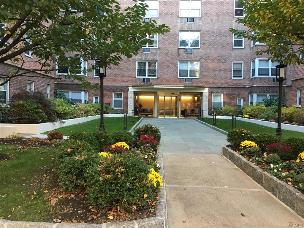Property Photo:  120 E Hartsdale Avenue 5D  NY 10530