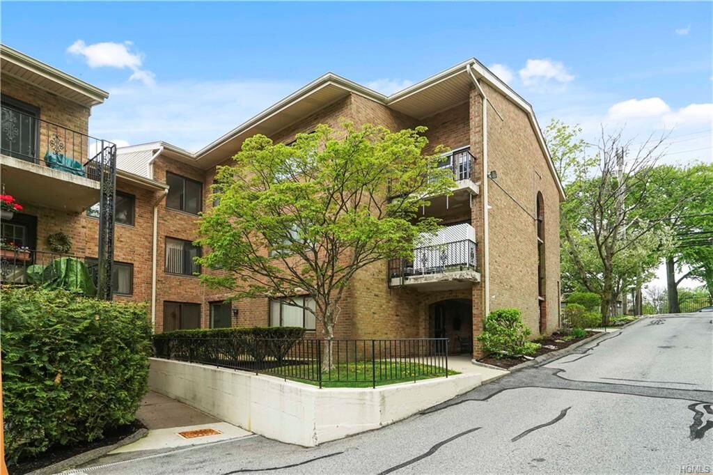 Property Photo:  912 North Broadway 71E  NY 10701 